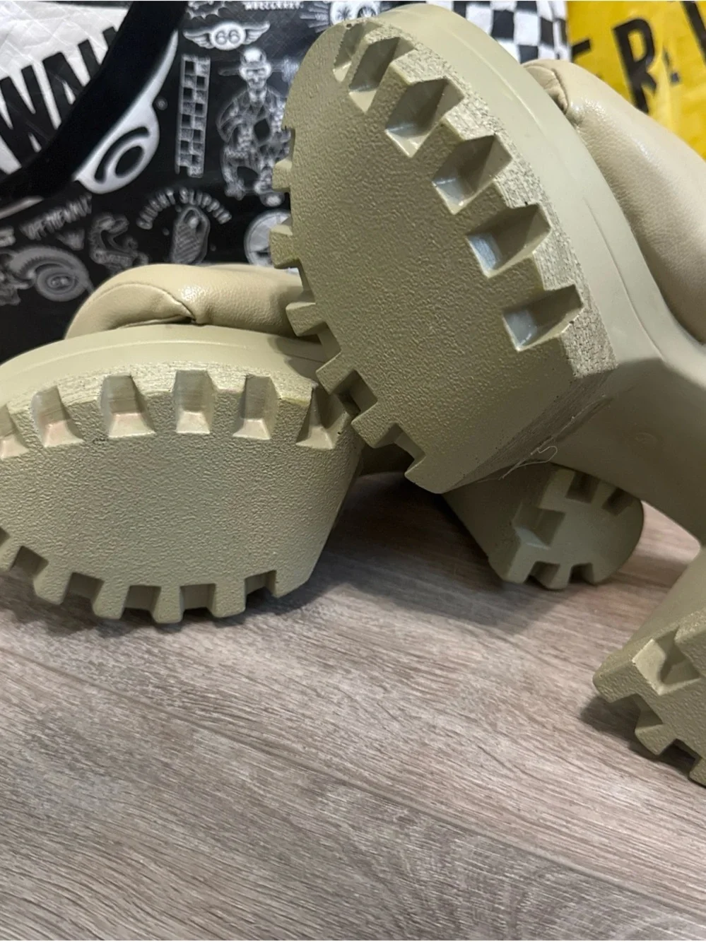 SHEIN Light olive green 7.5 Padded Platform Slide Heels